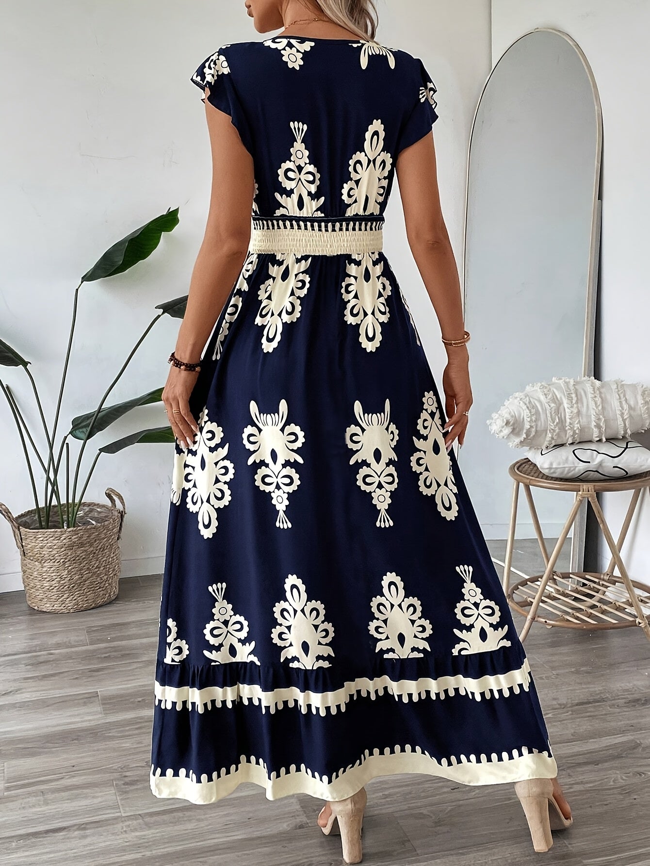 Vestido A-Line com Estampa Nova Primavera-Verão e Mangas Flutter com Cintura Envolvente